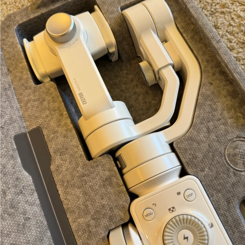 Used little. Smooth 4 White Smartphone Gimbal